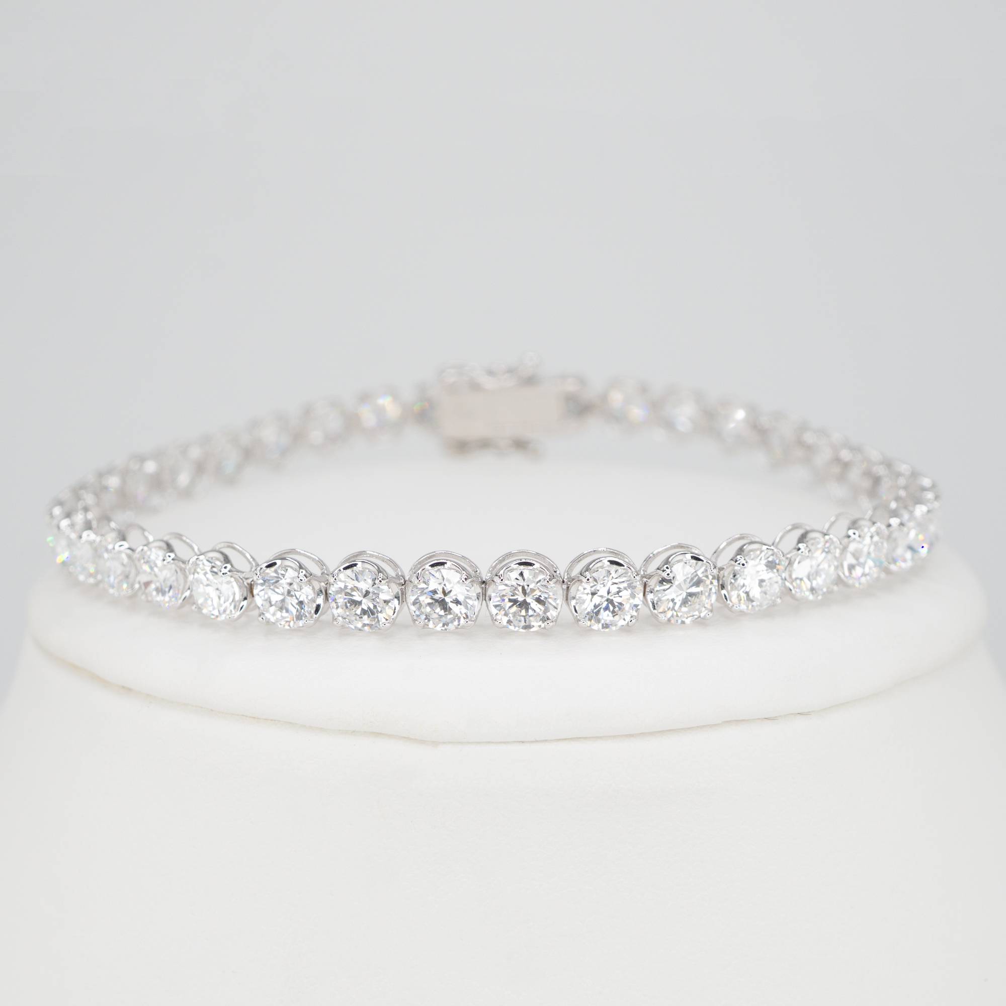 ラボグロウンダイヤモンド ゴールドテニスブレスレット ラウンド - 10ct