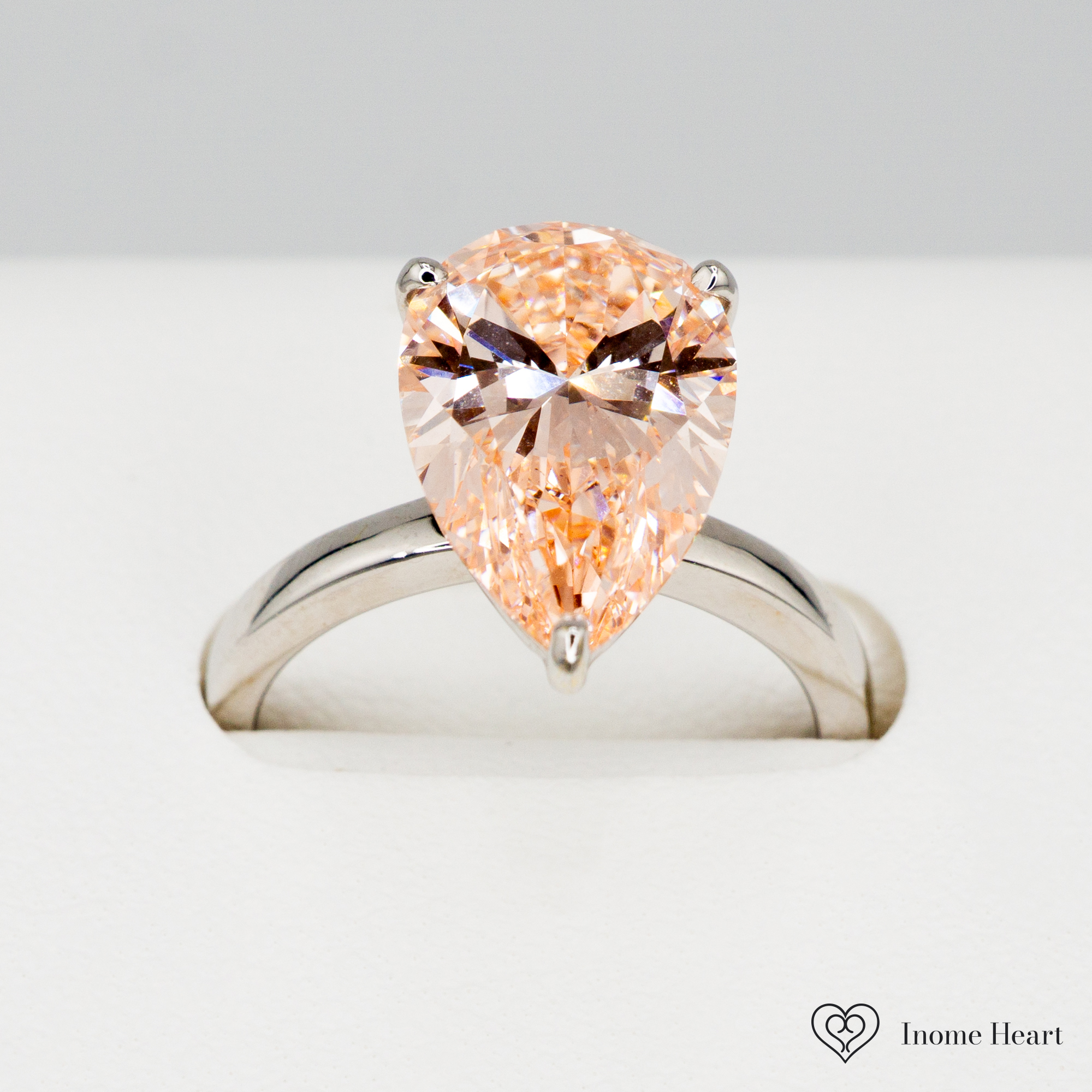 ラボグロウンダイヤモンド ペアシェイプカット ゴールド リング - 5.03ct